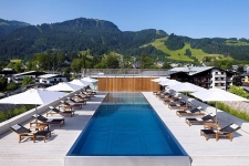 Schwarzer Adler Kitzbuhel Wellnesshotel - 01.jpg