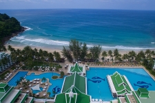 Le Meridien Phuket Beach Resort - 06.jpg