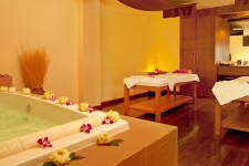 Le Meridien Phuket Beach Resort - 44- Le Spa - jacuzzi.jpg